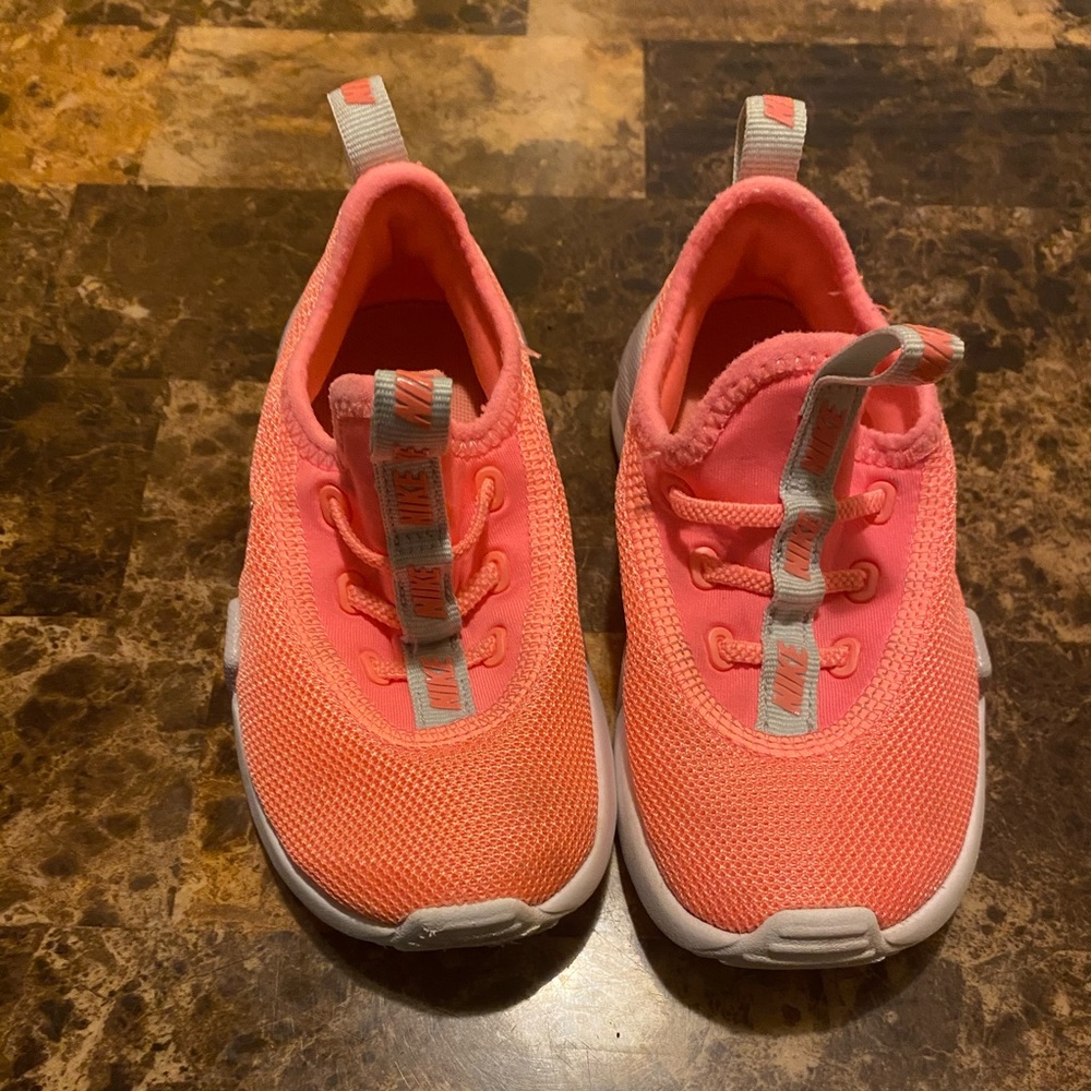 Nike toddler shoes